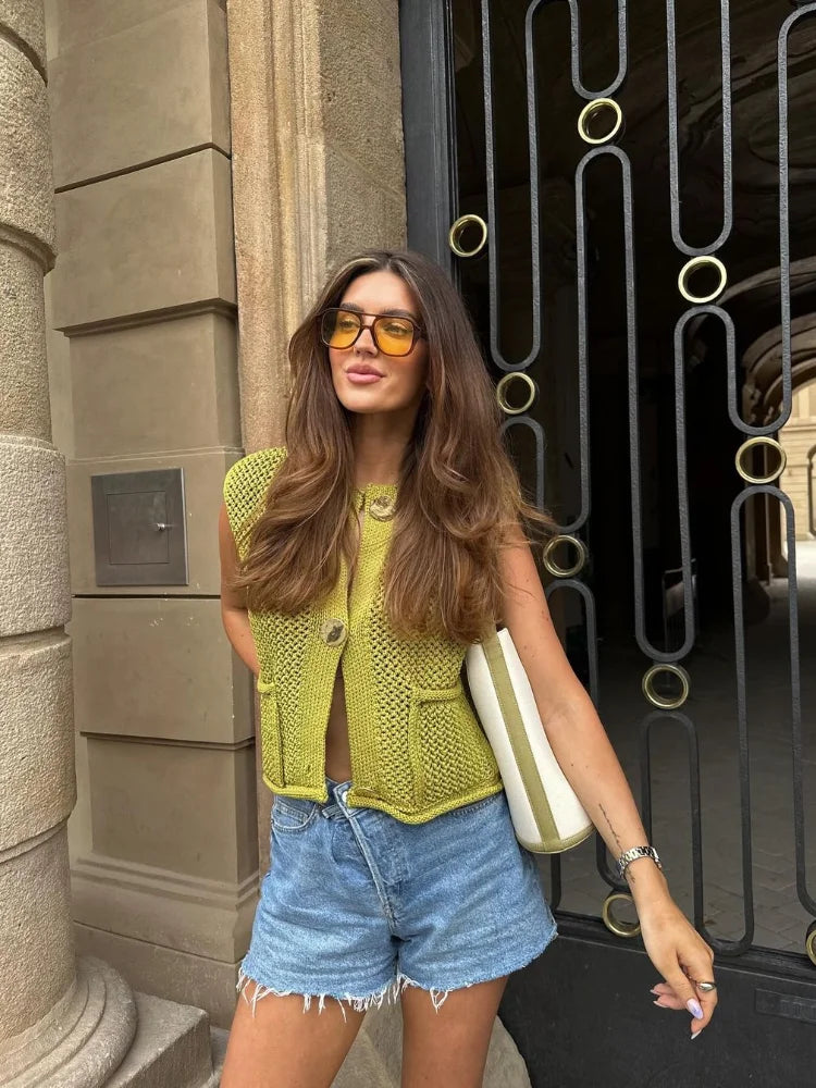 Top Maille Torsadée | Coupe Cropped | Boutons Dorés | Parfait pour superpositions cosy