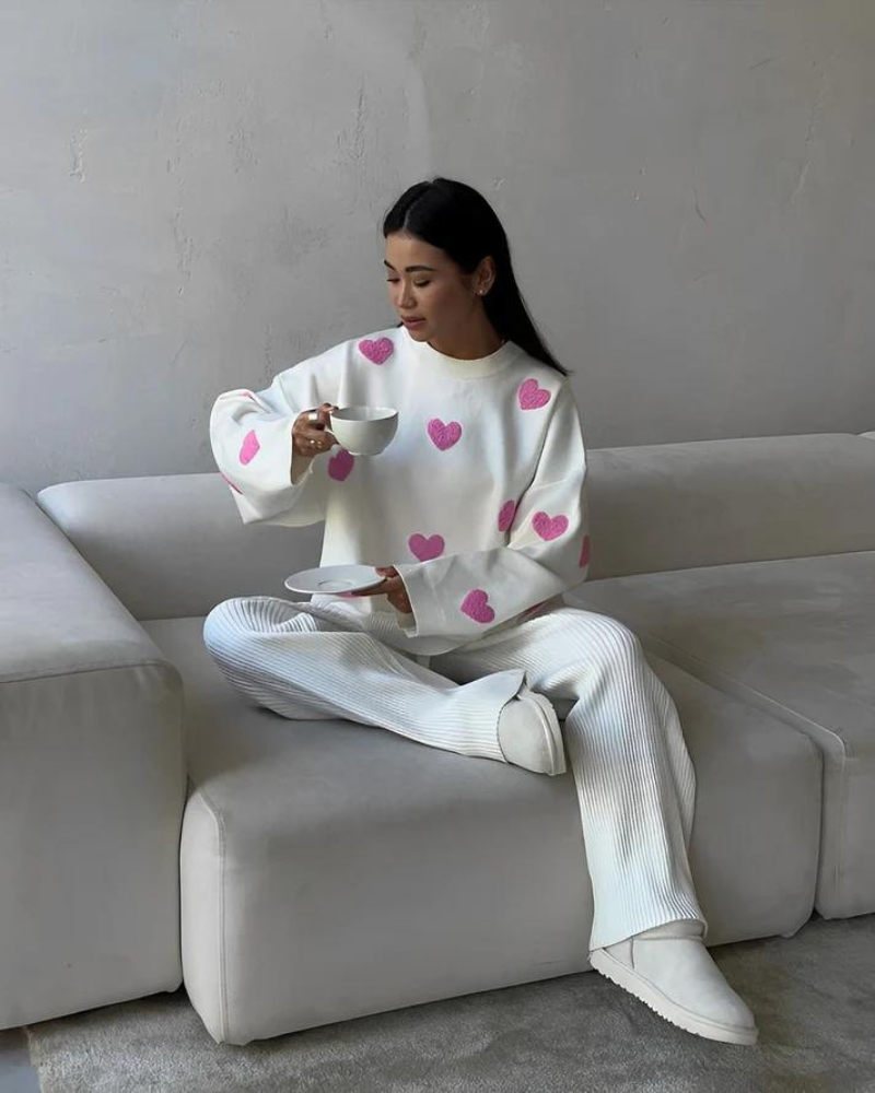 Pull Oversize Femme | Motif Cœurs Roses | Idéal pour Tenues Décontractées et Looks Détente