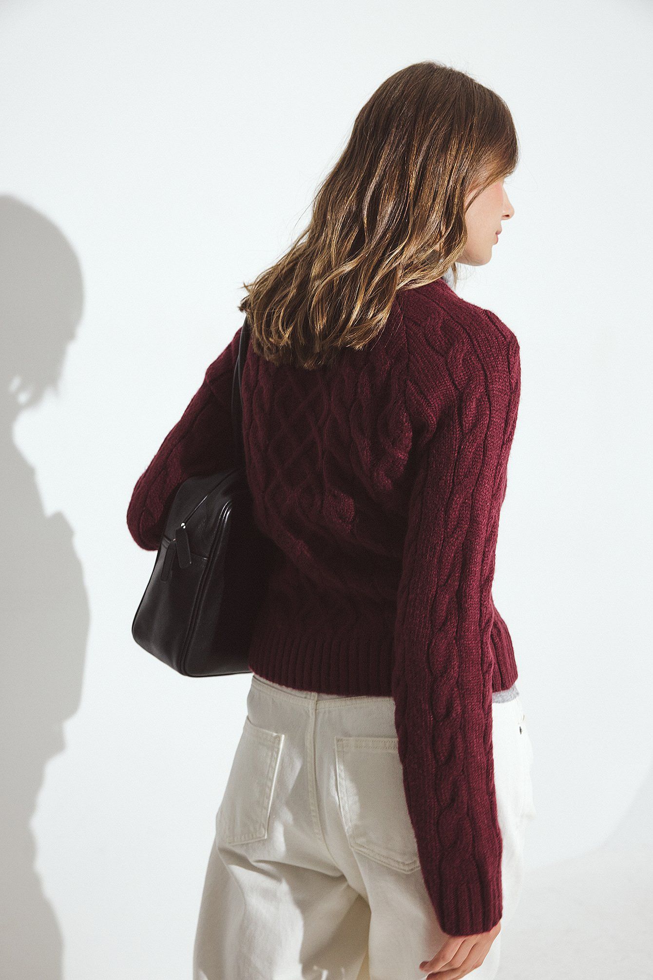 Cardigan Court en Maille Torsadée Classique pour Femme | Élégance Intemporelle et Chaleur