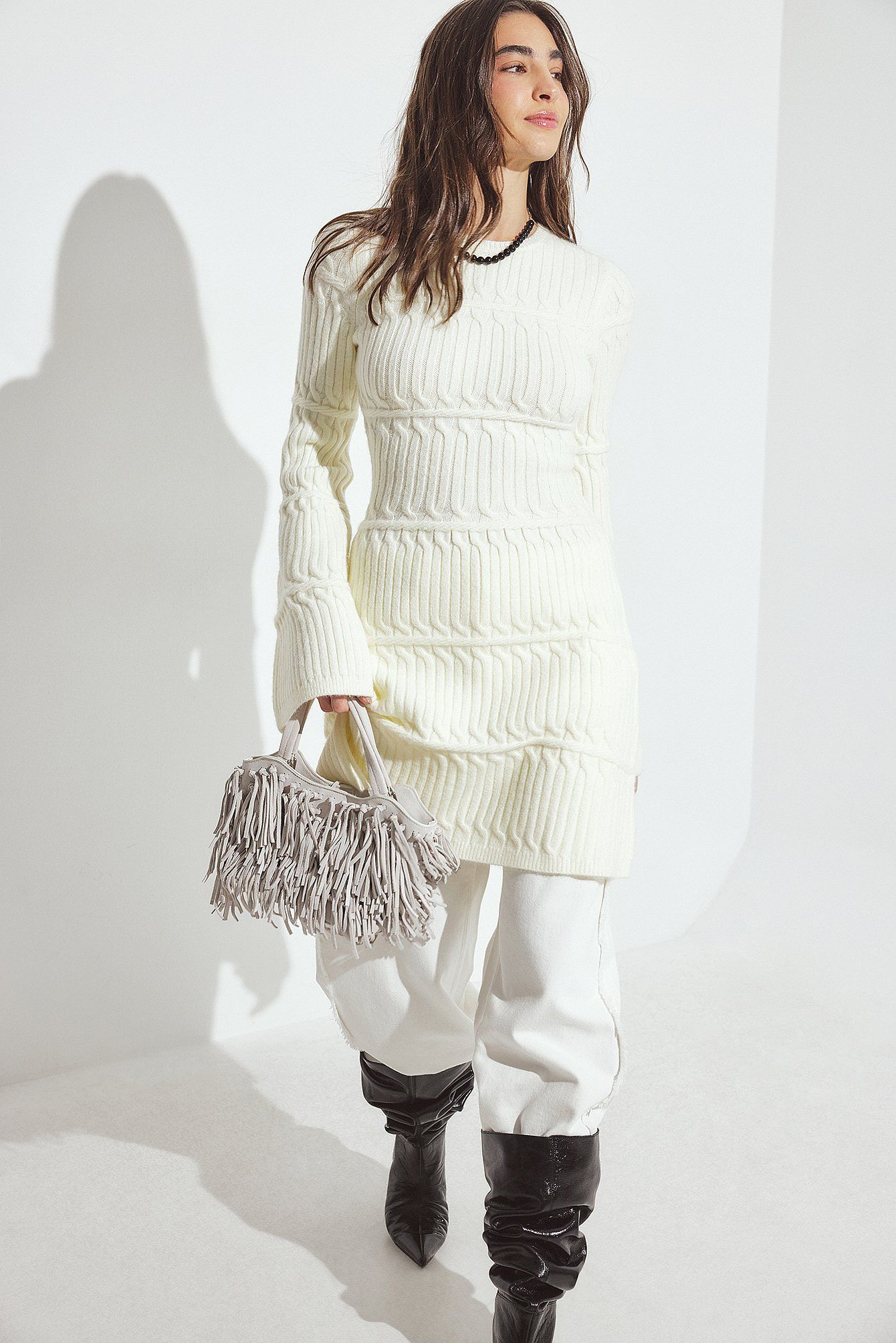 Mini Robe Maille Élastique | Coupe Ajustée Col Rond | Manches Longues Larges