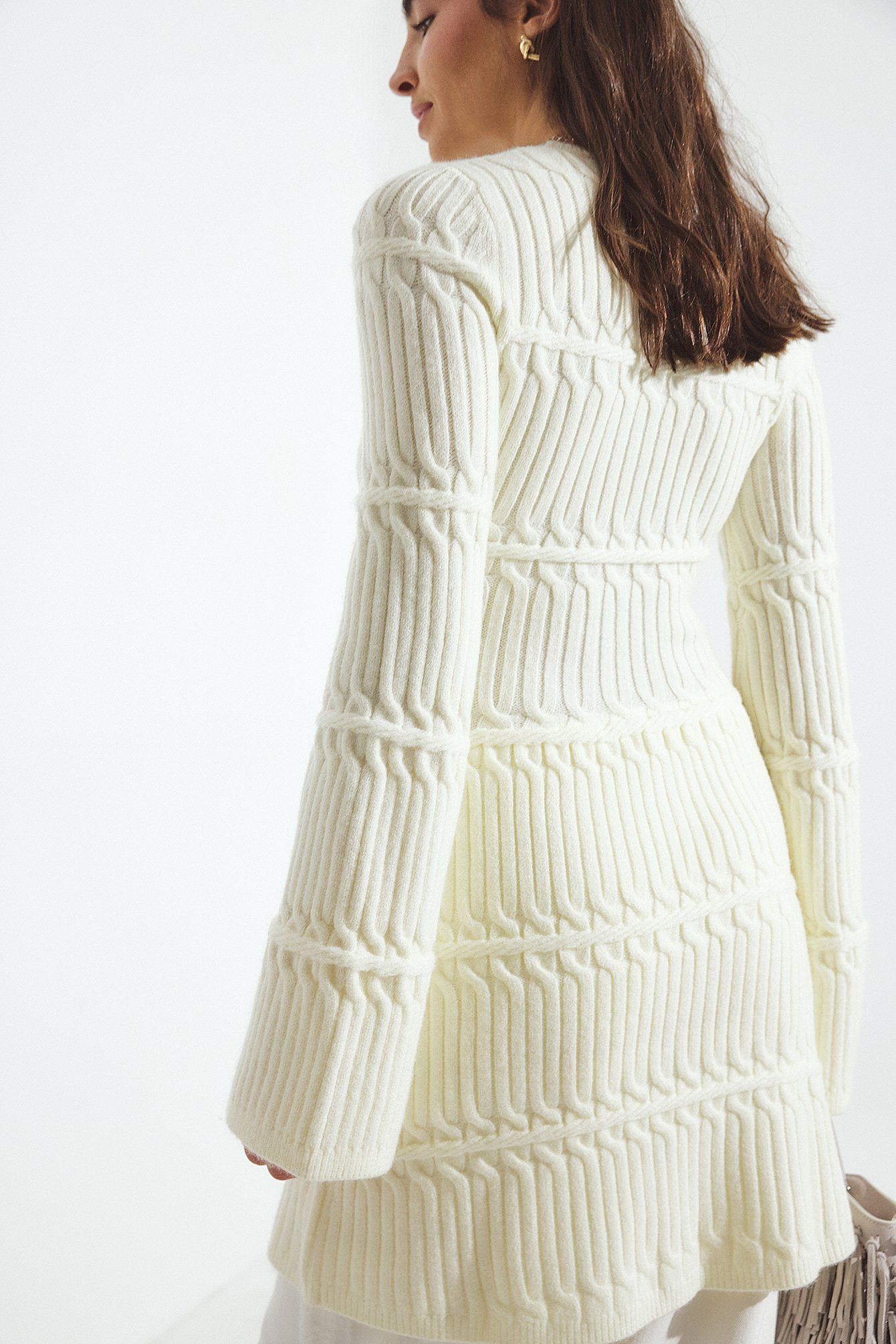 Mini Robe Maille Élastique | Coupe Ajustée Col Rond | Manches Longues Larges