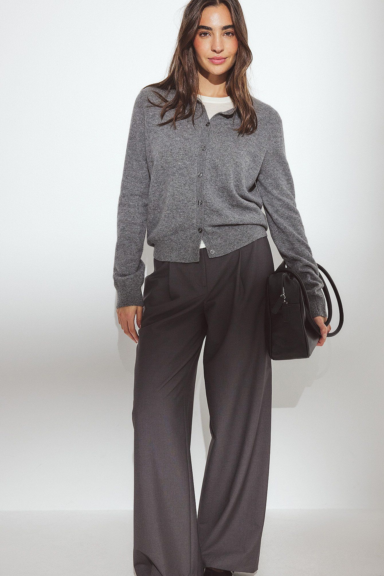 Cardigan Classique en Laine Douce pour Femme | Polyvalence Intemporelle & Confort Léger