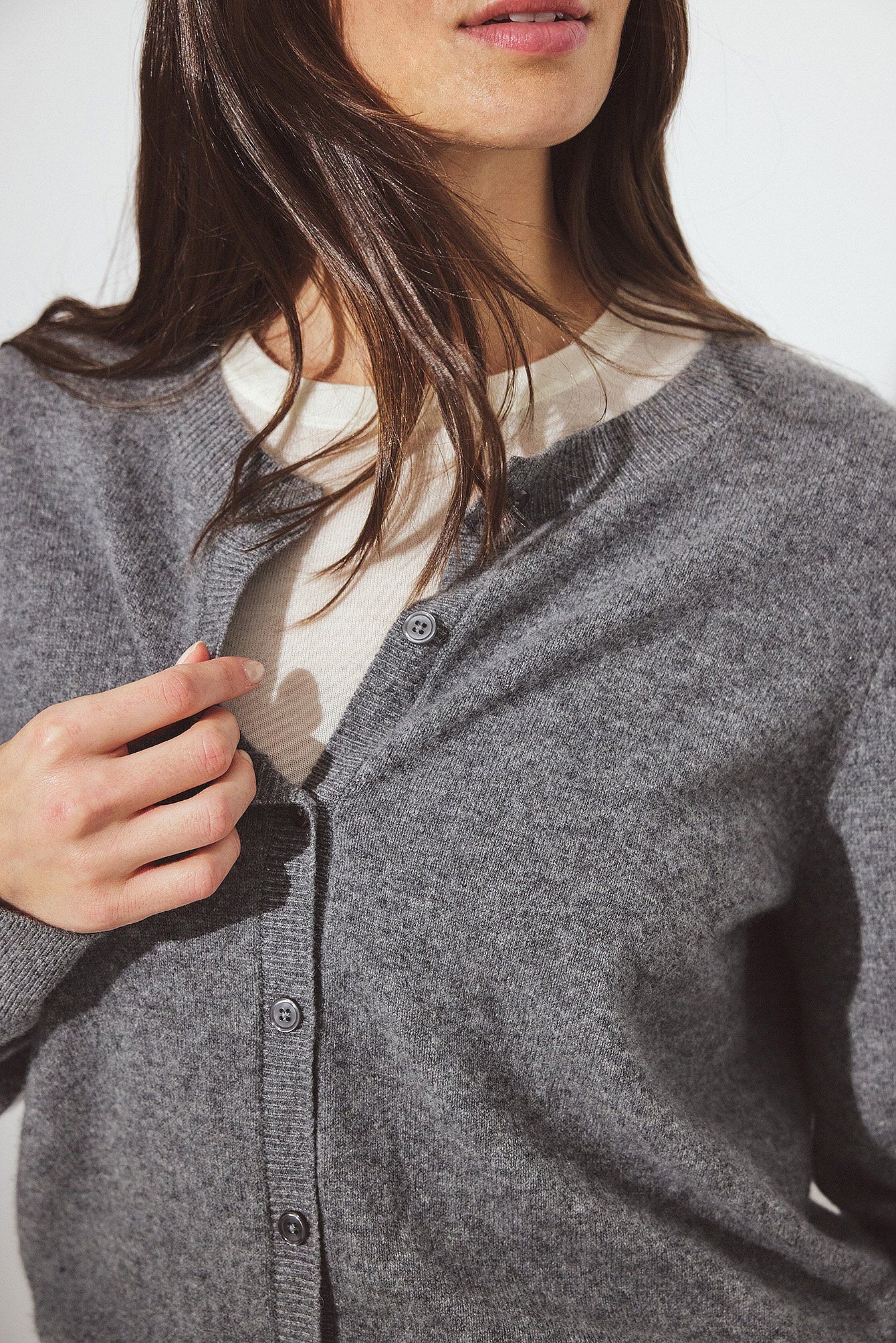 Cardigan Classique en Laine Douce pour Femme | Polyvalence Intemporelle & Confort Léger