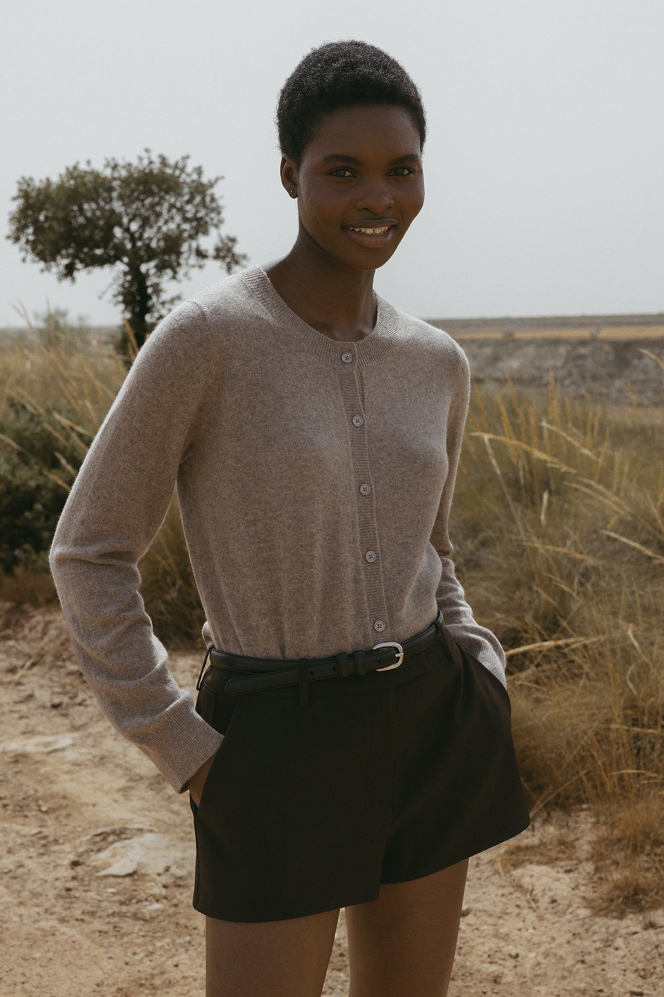 Cardigan Classique en Laine Douce pour Femme | Polyvalence Intemporelle & Confort Léger