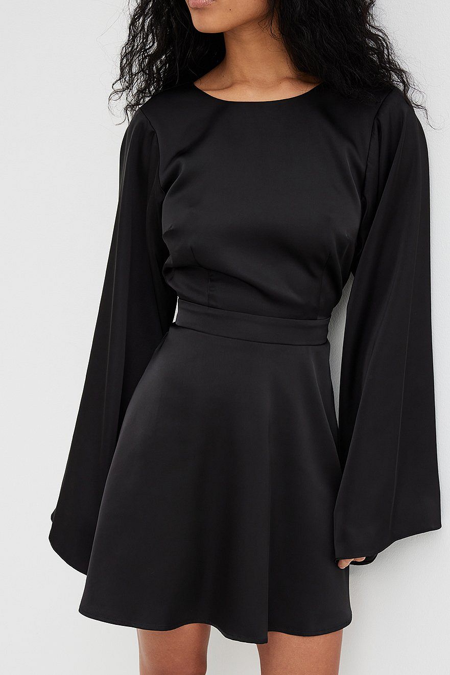 Robe Courte Satinée Dos Nu | Manches Kimono Amples | Mini Robe Soirée Chic