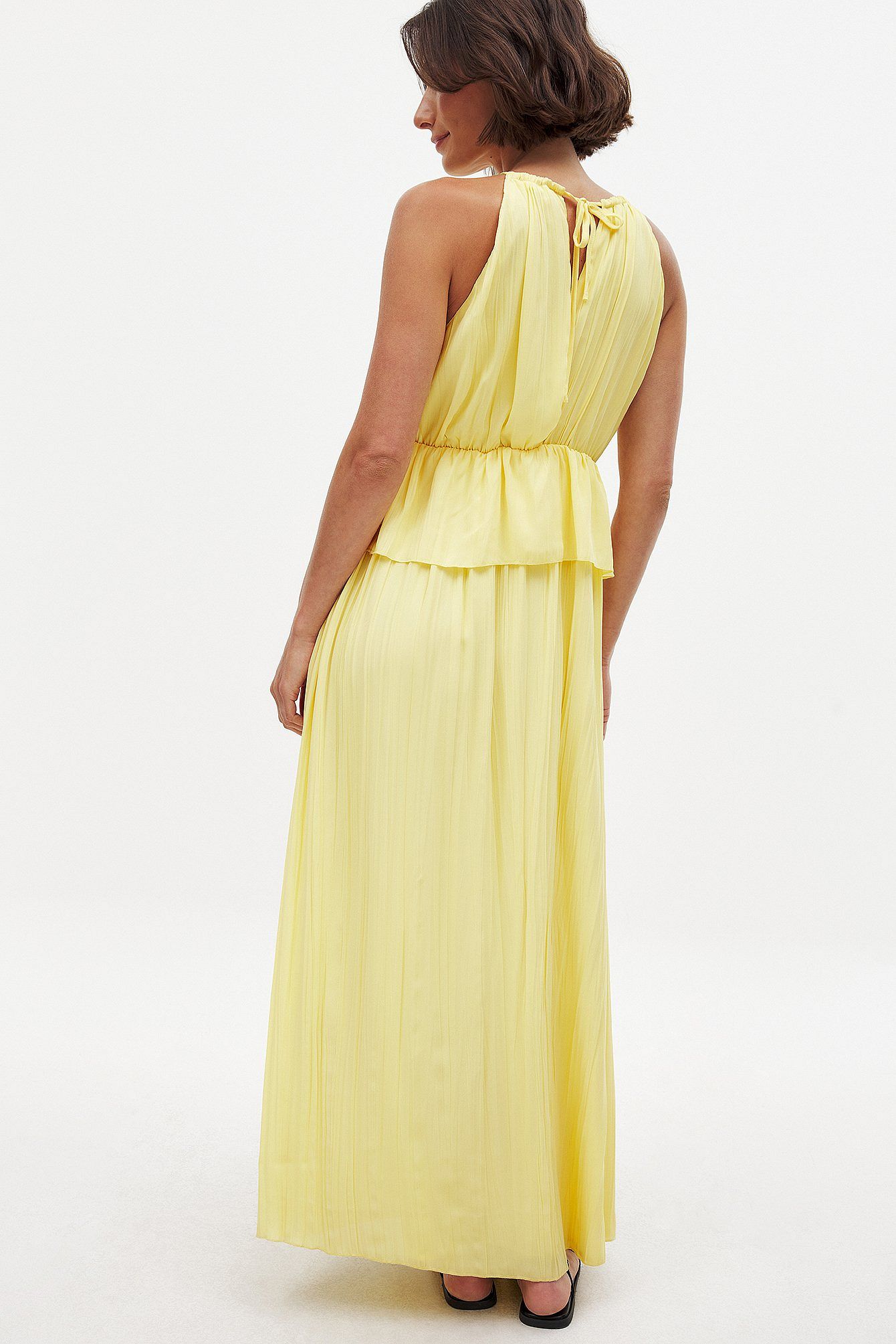 Robe Longue Femme Plissée | Encolure Haute, Dos Noué | Coupe Fluide et Moderne