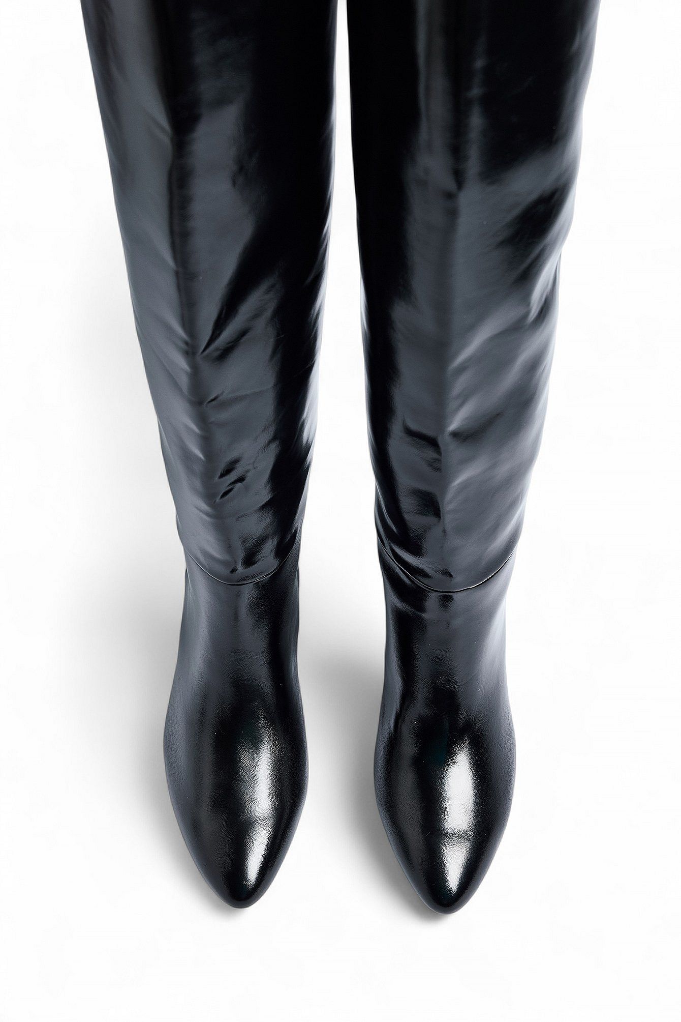 Bottes Montantes Vernies | Bout Pointu et Talon Évasé | Idéales pour une allure audacieuse