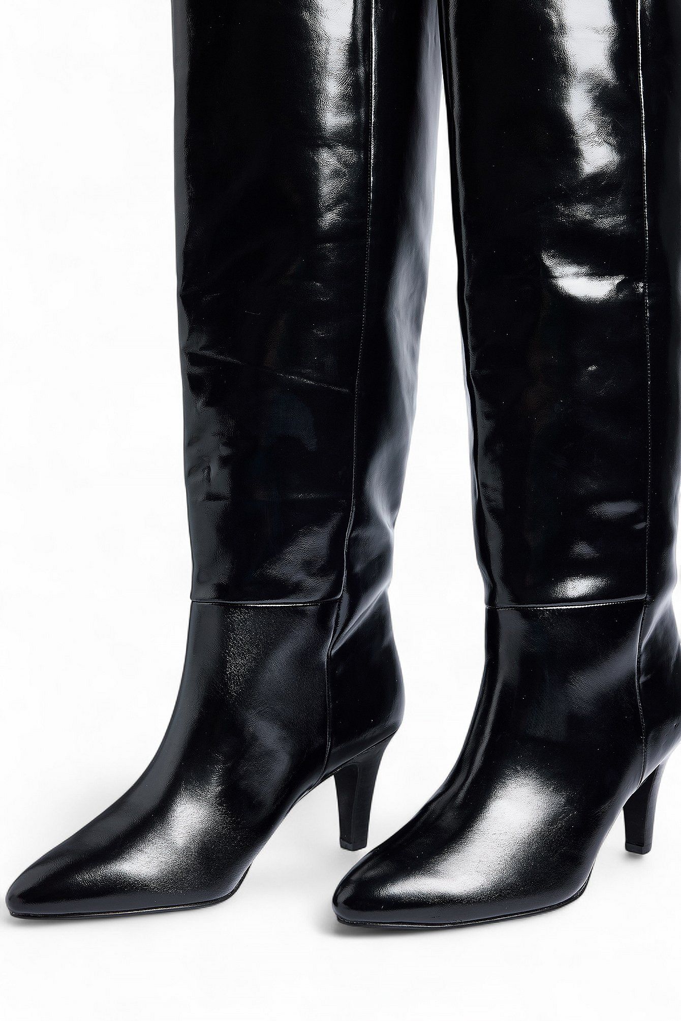 Bottes Montantes Vernies | Bout Pointu et Talon Évasé | Idéales pour une allure audacieuse