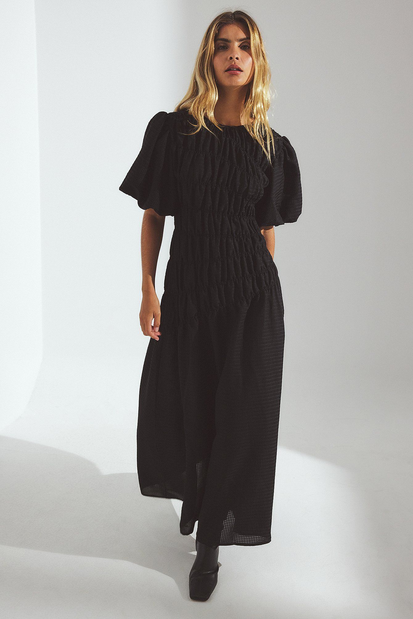 Robe Longue Femme | Effet Froncé & Manches Ballon | Silhouette Aérée & Élégance Moderne